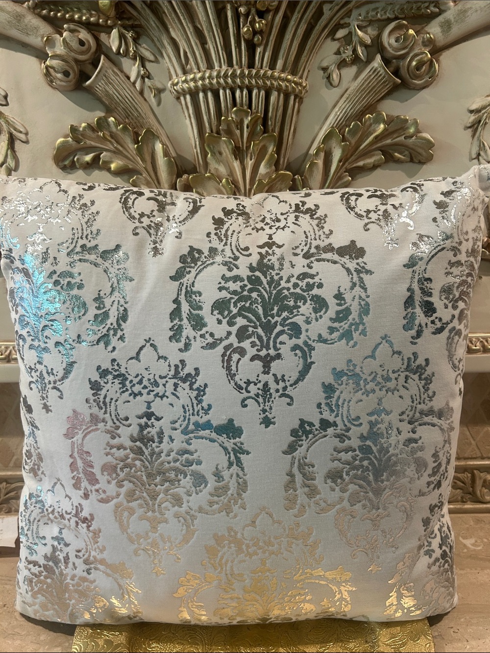 NWT Mina Victory 16” Decorative Damask Throw Pillow in Iridescent Metallic Tones